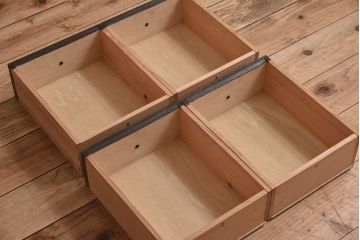 アンティーク家具　和製アンティーク　結霜ガラスがおしゃれなマス目収納棚(カウンターテーブル)