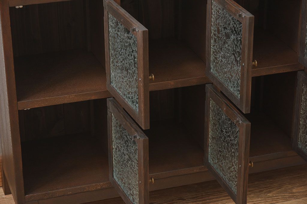 アンティーク家具　和製アンティーク　結霜ガラスがおしゃれなマス目収納棚(カウンターテーブル)