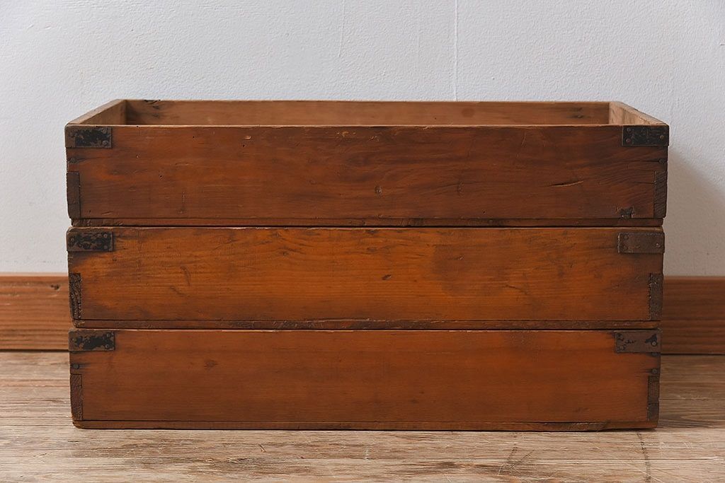 アンティーク雑貨　昭和レトロ　シンプルなデザインの木箱3個セット