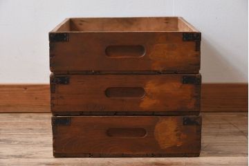 アンティーク雑貨　昭和レトロ　シンプルなデザインの木箱3個セット