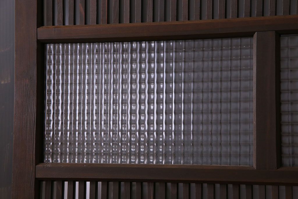 アンティーク　裏すりガラス入り　チェッカーガラス帯の格子戸2枚セット