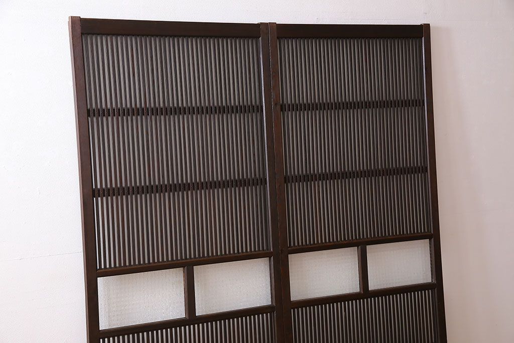 アンティーク　裏すりガラス入り　チェッカーガラス帯の格子戸2枚セット