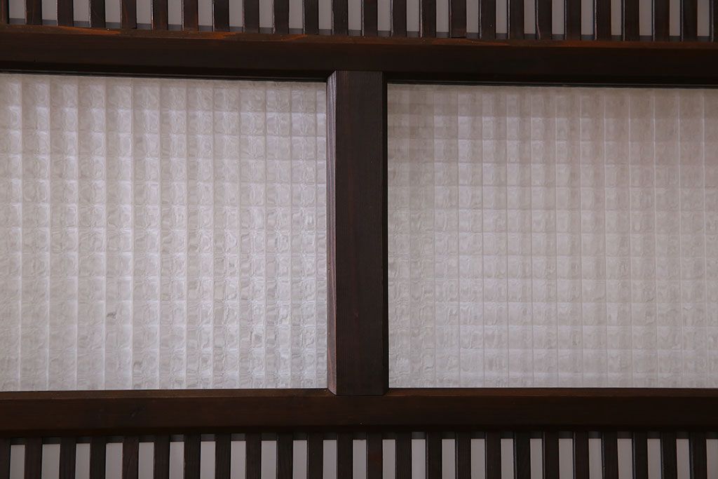 アンティーク　裏すりガラス入り　チェッカーガラス帯の格子戸2枚セット