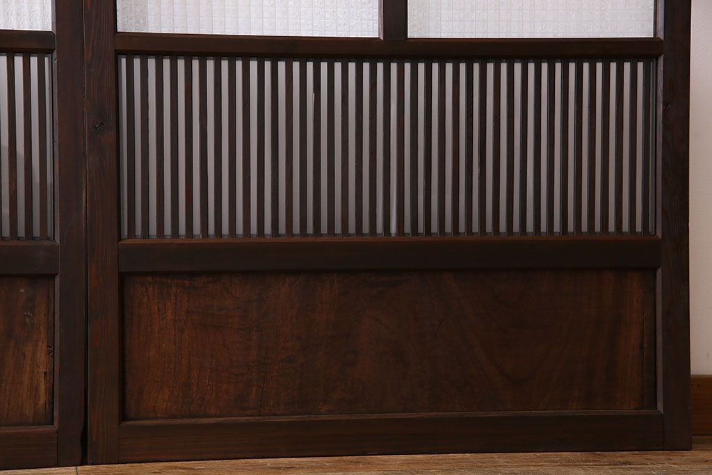 アンティーク　裏すりガラス入り　チェッカーガラス帯の格子戸2枚セット