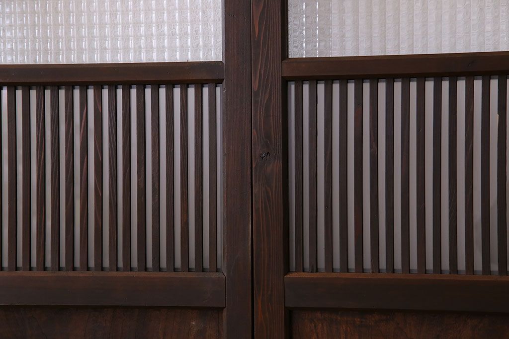 アンティーク　裏すりガラス入り　チェッカーガラス帯の格子戸2枚セット