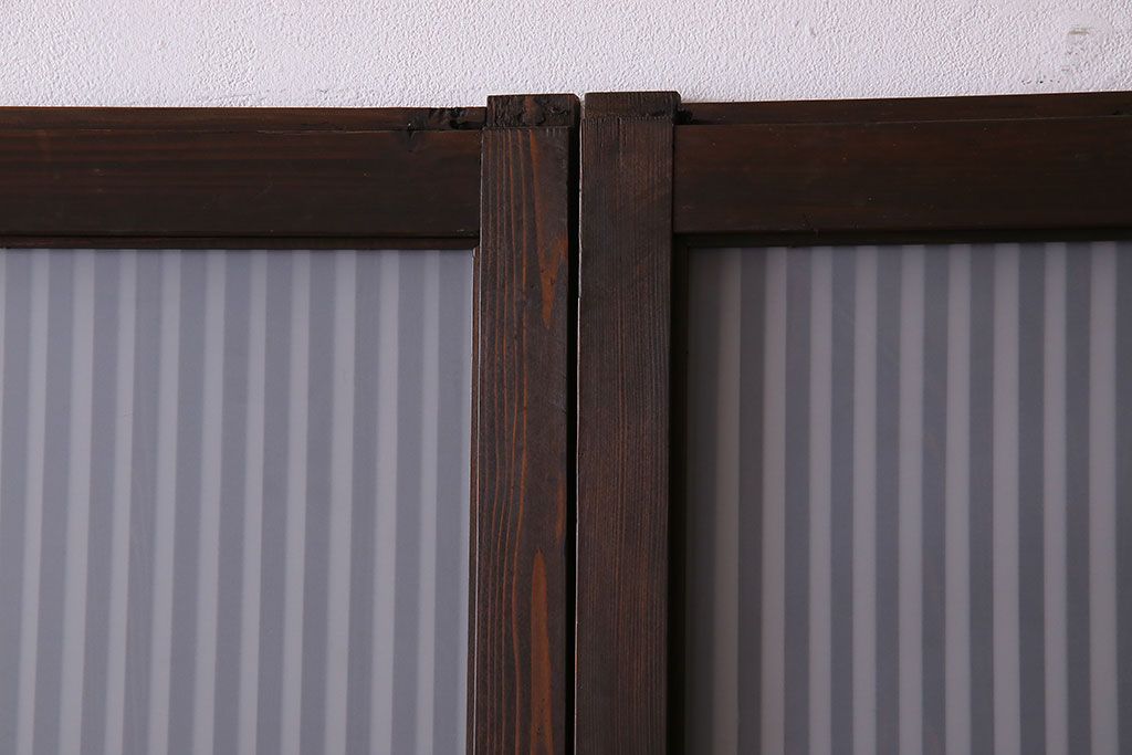 アンティーク　裏すりガラス入り　チェッカーガラス帯の格子戸2枚セット