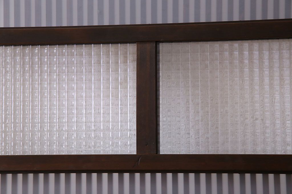 アンティーク　裏すりガラス入り　チェッカーガラス帯の格子戸2枚セット