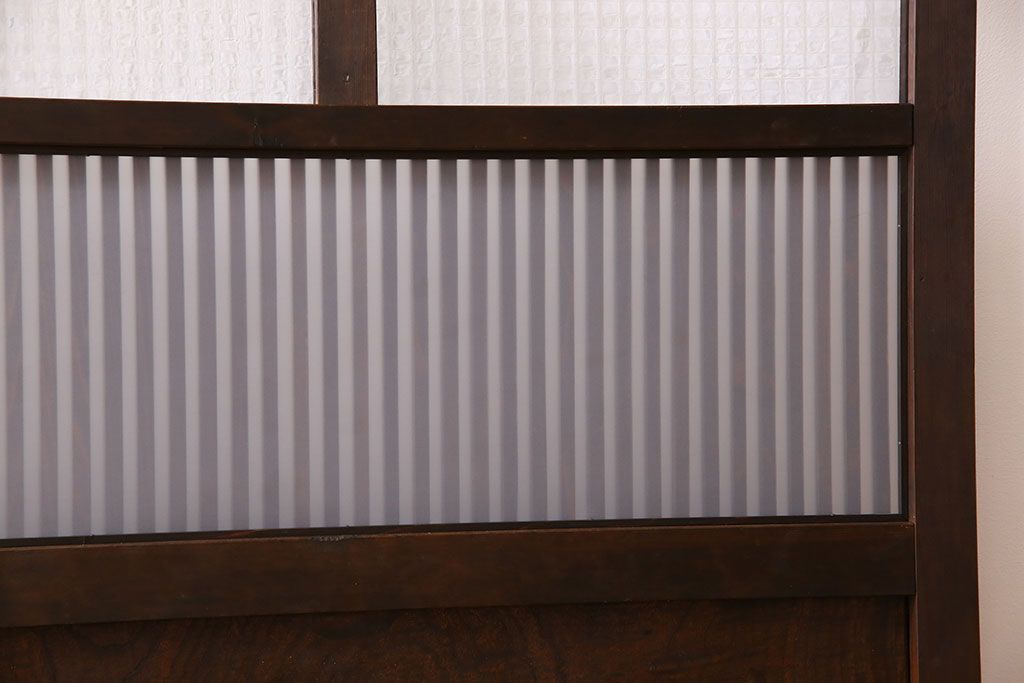 アンティーク　裏すりガラス入り　チェッカーガラス帯の格子戸2枚セット