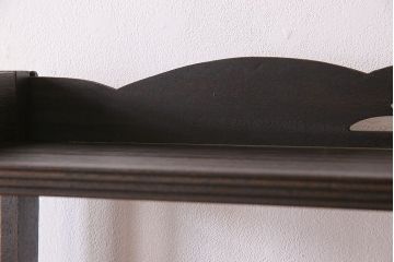 アンティーク家具　和製アンティーク　古い木製のモダンなデザインの本棚