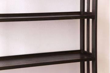 アンティーク家具　和製アンティーク　古い木製のモダンなデザインの本棚