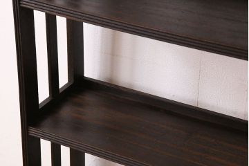 アンティーク家具　和製アンティーク　古い木製のモダンなデザインの本棚
