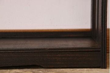 アンティーク家具　和製アンティーク　古い木製のモダンなデザインの本棚