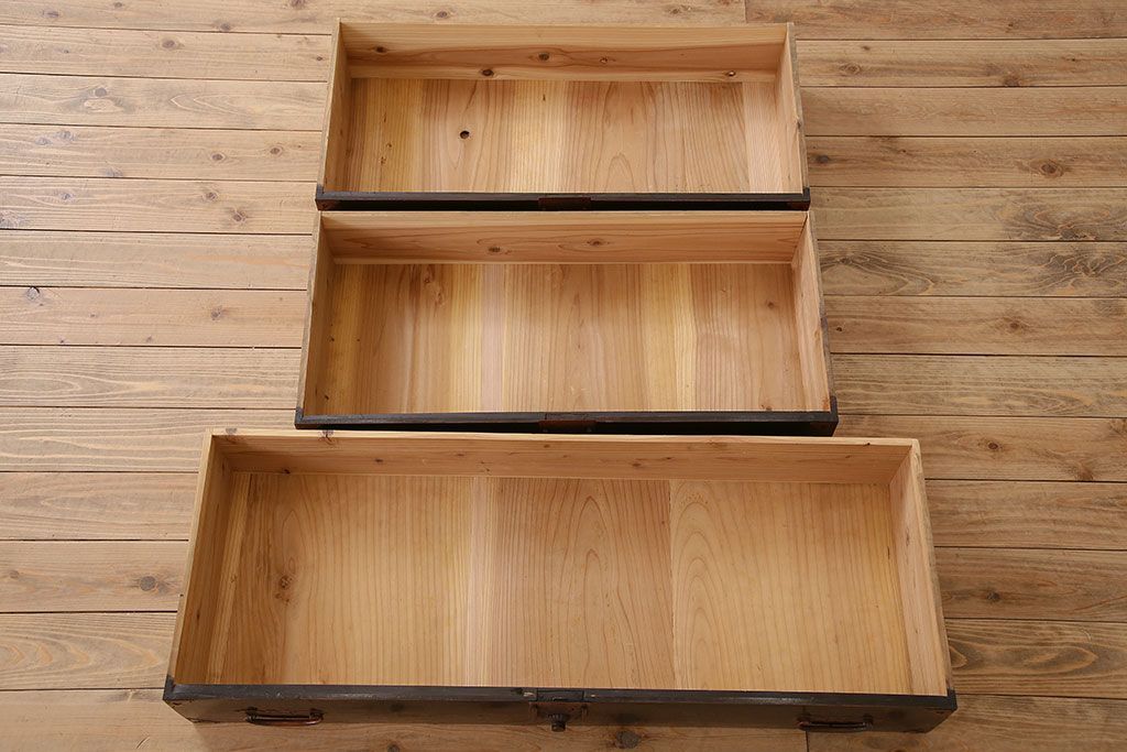 アンティーク家具　古民具・骨董　明治期　六尺　台輪付き!結霜ガラス引き戸の大川箪笥サイドボード(水屋箪笥)