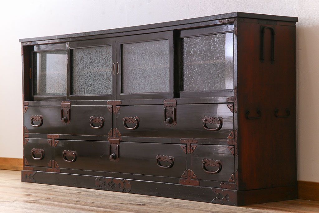 アンティーク家具　古民具・骨董　明治期　六尺　台輪付き!結霜ガラス引き戸の大川箪笥サイドボード(水屋箪笥)