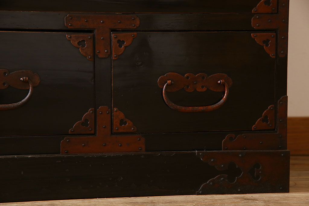 アンティーク家具　古民具・骨董　明治期　六尺　台輪付き!結霜ガラス引き戸の大川箪笥サイドボード(水屋箪笥)