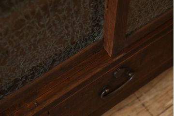 アンティーク家具　和製アンティーク　結霜ガラス入り!和モダンな鉄脚付きタンスローボード(箪笥)