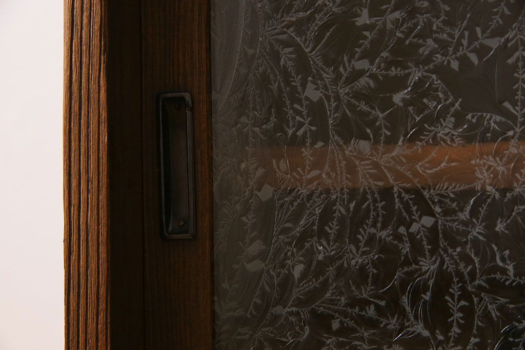 アンティーク家具　和製アンティーク　結霜ガラス入り!和モダンな鉄脚付きタンスローボード(箪笥)