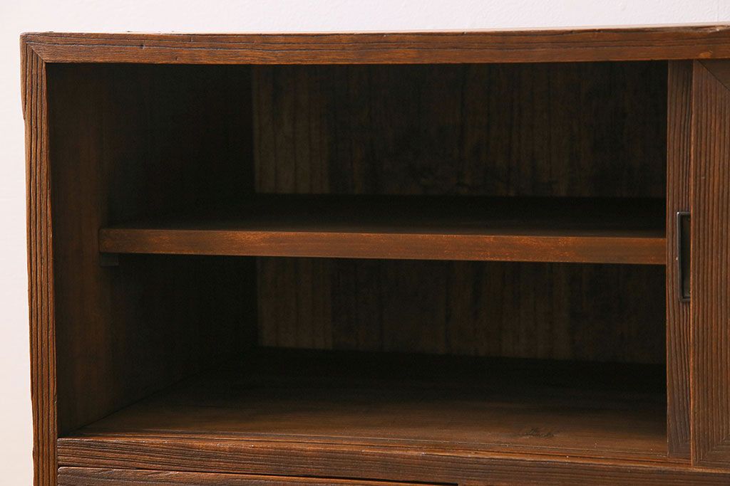 アンティーク家具　和製アンティーク　結霜ガラス入り!和モダンな鉄脚付きタンスローボード(箪笥)