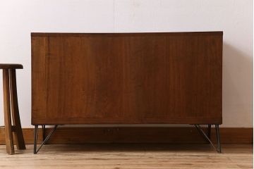 アンティーク家具　和製アンティーク　結霜ガラス入り!和モダンな鉄脚付きタンスローボード(箪笥)