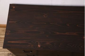 アンティーク家具　檜天板!鉄脚付　シックな味わいのアンティーク箪笥ローボード