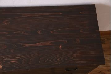 アンティーク家具　檜天板!鉄脚付　シックな味わいのアンティーク箪笥ローボード