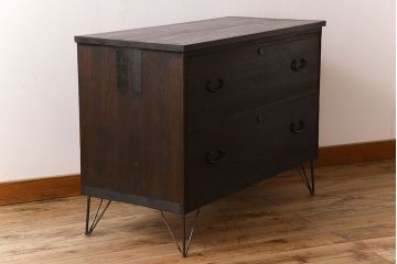 アンティーク家具　檜天板!鉄脚付　シックな味わいのアンティーク箪笥ローボード