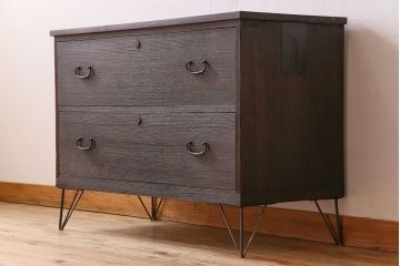 アンティーク家具　檜天板!鉄脚付　シックな味わいのアンティーク箪笥ローボード