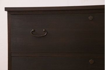 アンティーク家具　檜天板!鉄脚付　シックな味わいのアンティーク箪笥ローボード