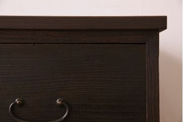 アンティーク家具　檜天板!鉄脚付　シックな味わいのアンティーク箪笥ローボード