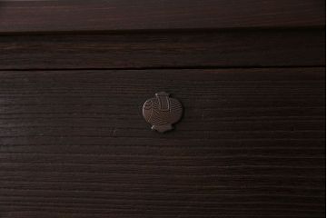 アンティーク家具　檜天板!鉄脚付　シックな味わいのアンティーク箪笥ローボード