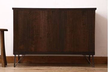 アンティーク家具　檜天板!鉄脚付　シックな味わいのアンティーク箪笥ローボード