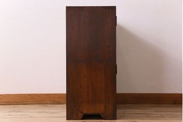 アンティーク家具　モールガラス入り!古い木製の小ぶりな収納棚(パタパタ戸棚)