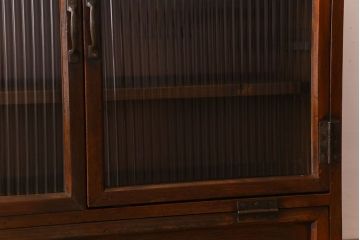 アンティーク家具　モールガラス入り!古い木製の小ぶりな収納棚(パタパタ戸棚)