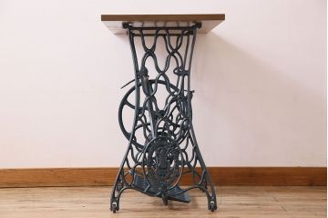 レトロ家具　アンティーク　ネイビーペイントレッグ　レトロなシンガー社製ミシンテーブル(シンガーミシン、ミシン台)(1)