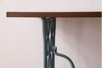 レトロ家具　アンティーク　ライトブルーペイントレッグ　レトロなシンガー社製ミシンテーブル(シンガーミシン、ミシン台)