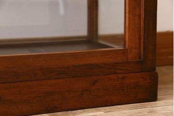 レトロ家具　栓材製!レトロな小ぶりのアンティークガラスケース