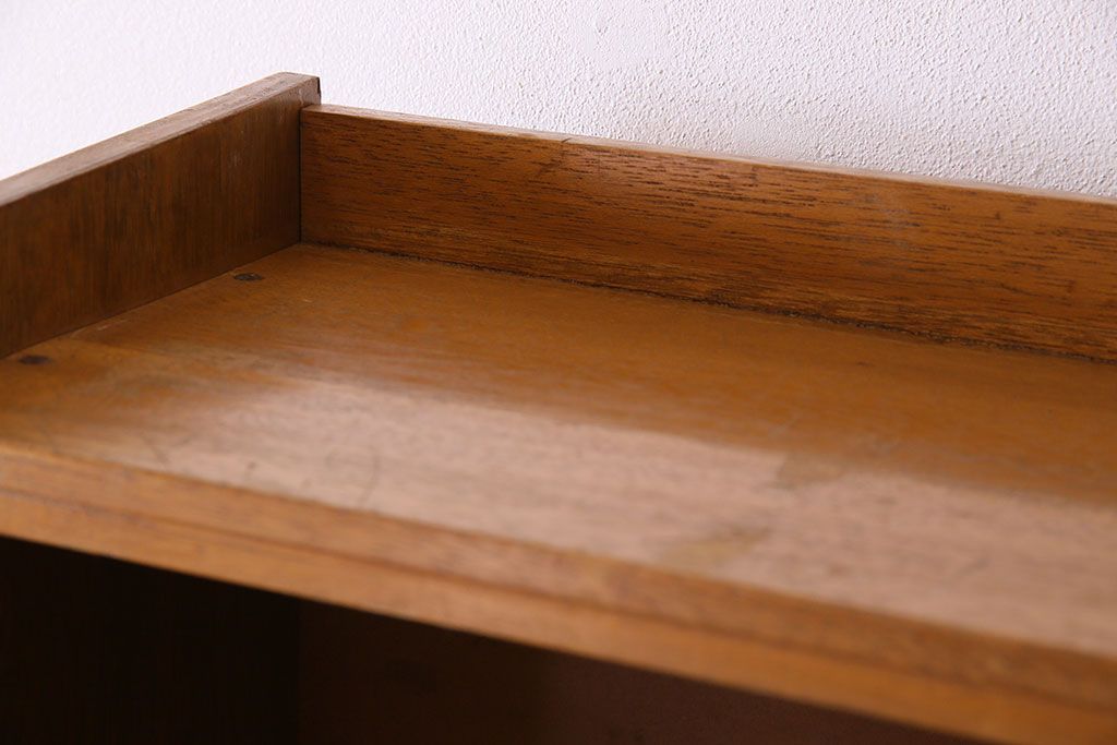 レトロ家具　昭和レトロ　背の高いシンプルなアンティーク本棚(飾り棚・シェルフ)