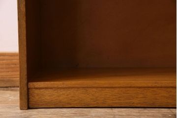 レトロ家具　昭和レトロ　背の高いシンプルなアンティーク本棚(飾り棚・シェルフ)