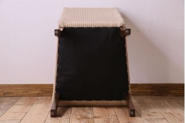 アンティーク家具　シンプルなアンティークチェア(布座面・ファブリック)(1)