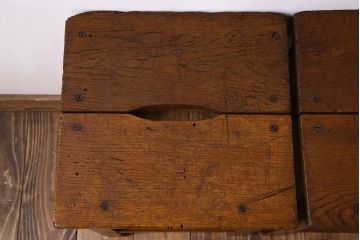 アンティーク雑貨　ナラ材　昭和レトロ　学校のシンプルな角スツール2脚セット(1)