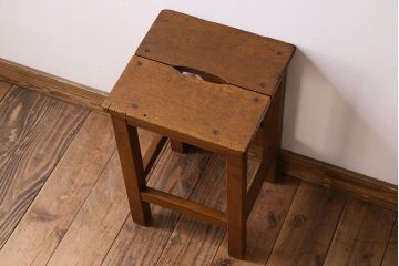アンティーク雑貨　ナラ材　昭和レトロ　学校のシンプルな角スツール(1)