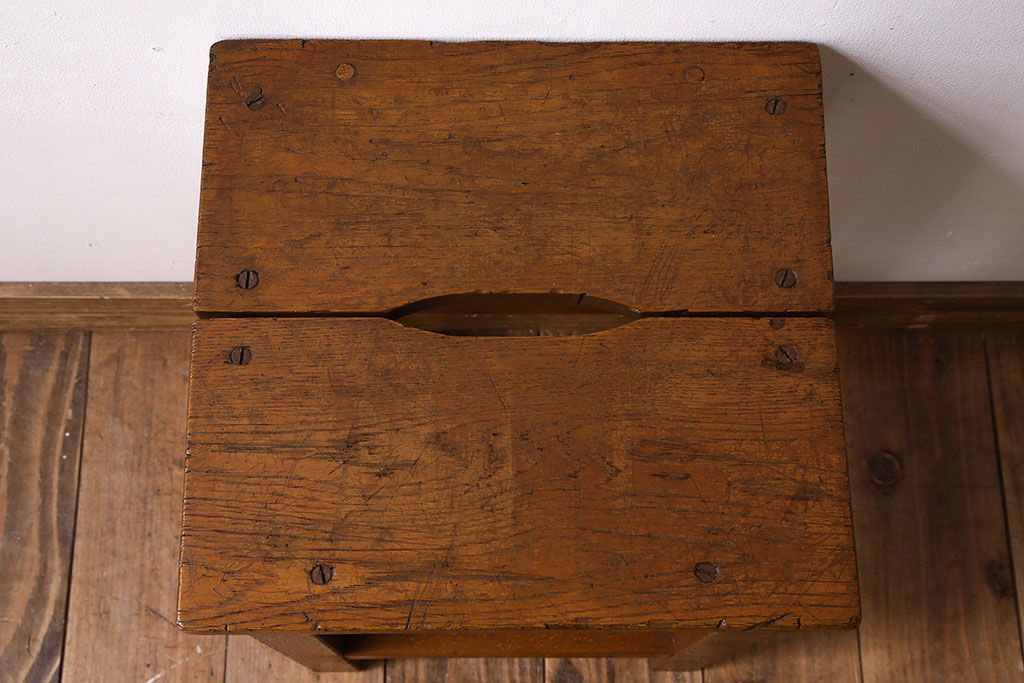 アンティーク雑貨　ナラ材　昭和レトロ　学校のシンプルな角スツール(2)