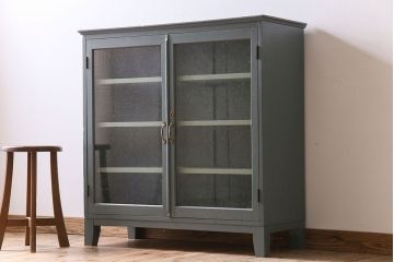 アンティーク家具　ペイント　アンティーク　脚付き!古い収納棚(キャビネット)