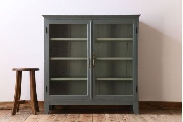 アンティーク家具　ペイント　アンティーク　脚付き!古い収納棚(キャビネット)