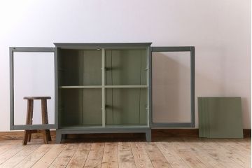 アンティーク家具　ペイント　アンティーク　脚付き!古い収納棚(キャビネット)