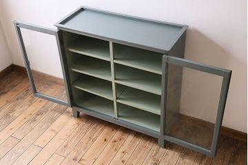 アンティーク家具　ペイント　アンティーク　脚付き!古い収納棚(キャビネット)