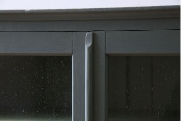 アンティーク家具　ペイント　アンティーク　脚付き!古い収納棚(キャビネット)