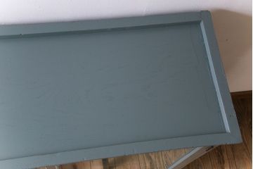 アンティーク家具　ペイント　アンティーク　脚付き!古い収納棚(キャビネット)