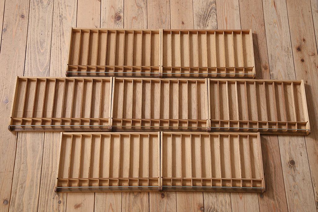 レトロ家具　昭和レトロ　古い木製のアンティーク糸ケース(引き出し)