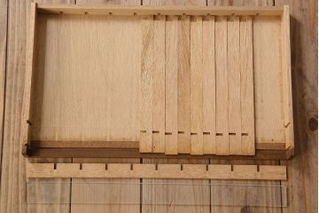 レトロ家具　昭和レトロ　古い木製のアンティーク糸ケース(引き出し)